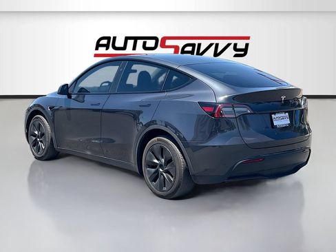 Used 2024 Tesla Model Y Long Range RWD image 5