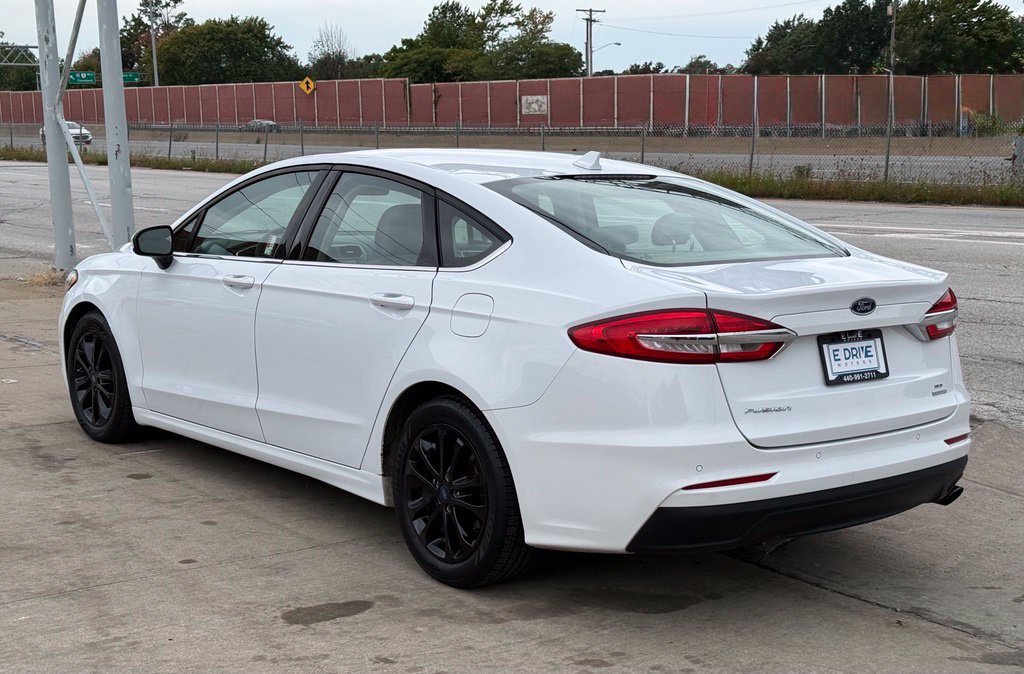 Used 2019 Ford Fusion SE FWD image 10