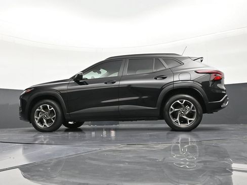 Used 2024 Chevrolet Trax LT FWD image 18
