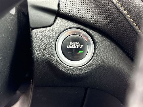 Used 2021 Chevrolet Equinox Premier AWD/4WD image 16