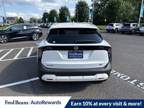 New 2025 Nissan Kicks SR image 6