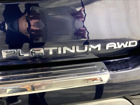 Used 2024 Toyota Highlander Platinum AWD/4WD image 8