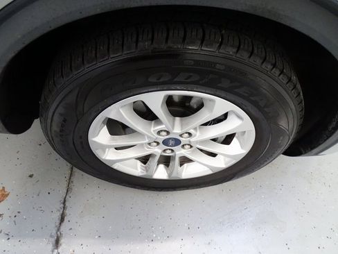 Used 2020 Ford Escape S image 25