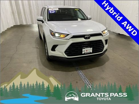 Certified 2024 Toyota Grand Highlander XLE image 1