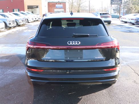Used 2021 Audi e-tron Prestige w/ Prestige Package image 6