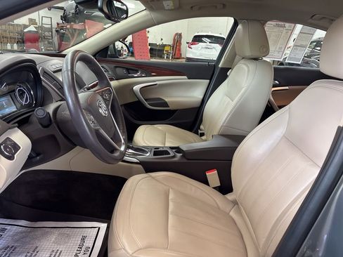 Used 2017 Buick Regal Premium w/ Driver Confidence Package #1 FWD image 9