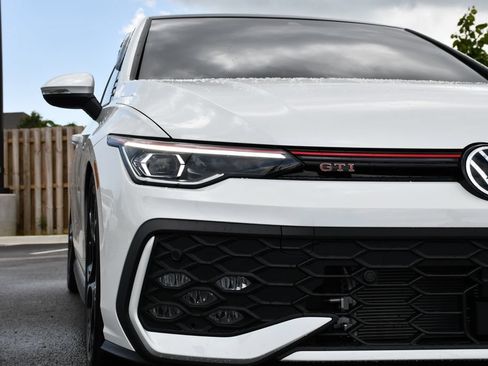 Used 2025 Volkswagen GTI SE FWD image 47