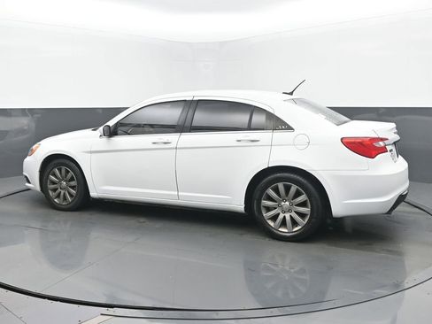 Used 2014 Chrysler 200 Touring image 3