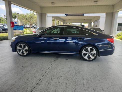 Used 2019 Honda Accord Touring image 2
