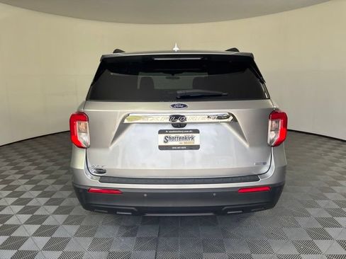 Used 2020 Ford Explorer XLT AWD/4WD image 38