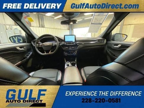 Used 2025 Ford Escape ST-Line image 2