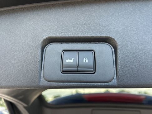 Used 2024 Nissan Rogue SV FWD image 52