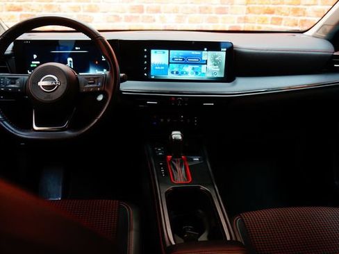 Certified 2025 Nissan Kicks SR AWD/4WD image 6