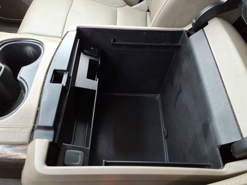 Used 2018 GMC Yukon SLT w/ Open Road Package image 17