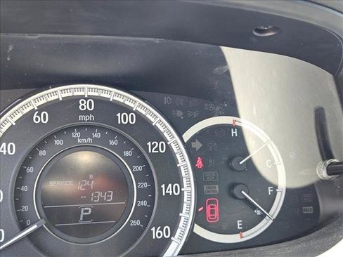 Used 2017 Honda Accord EX-L image 9