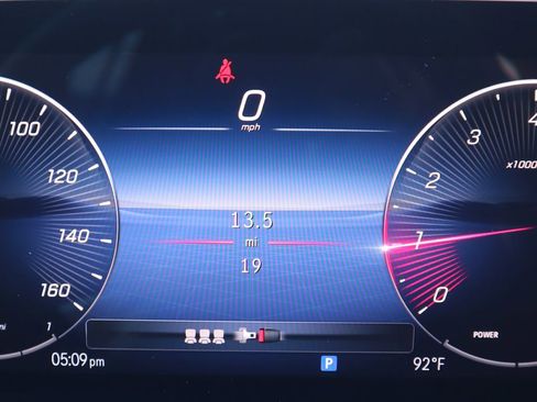 New 2026 Mercedes-Benz GLB 250 4MATIC image 23