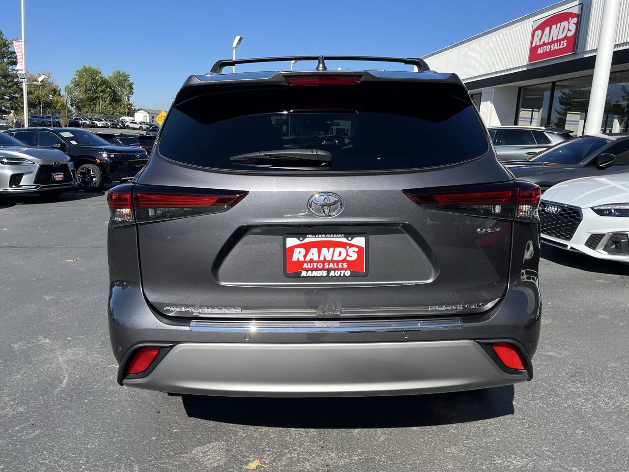 Used 2025 Toyota Highlander Platinum AWD/4WD image 6
