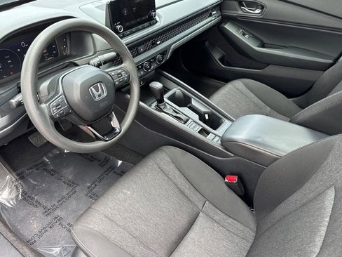 Used 2023 Honda Accord EX image 4