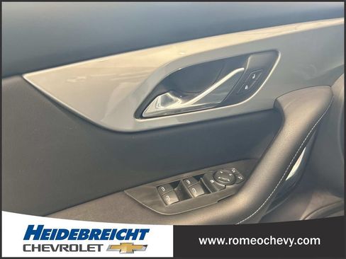 Used 2020 Chevrolet Blazer LT AWD/4WD image 11