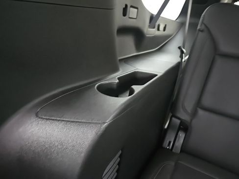 Used 2024 Chevrolet Suburban LT image 87