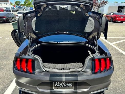 Used 2022 Ford Mustang Shelby GT500 w/ Carbon Fiber Track Pack RWD image 11