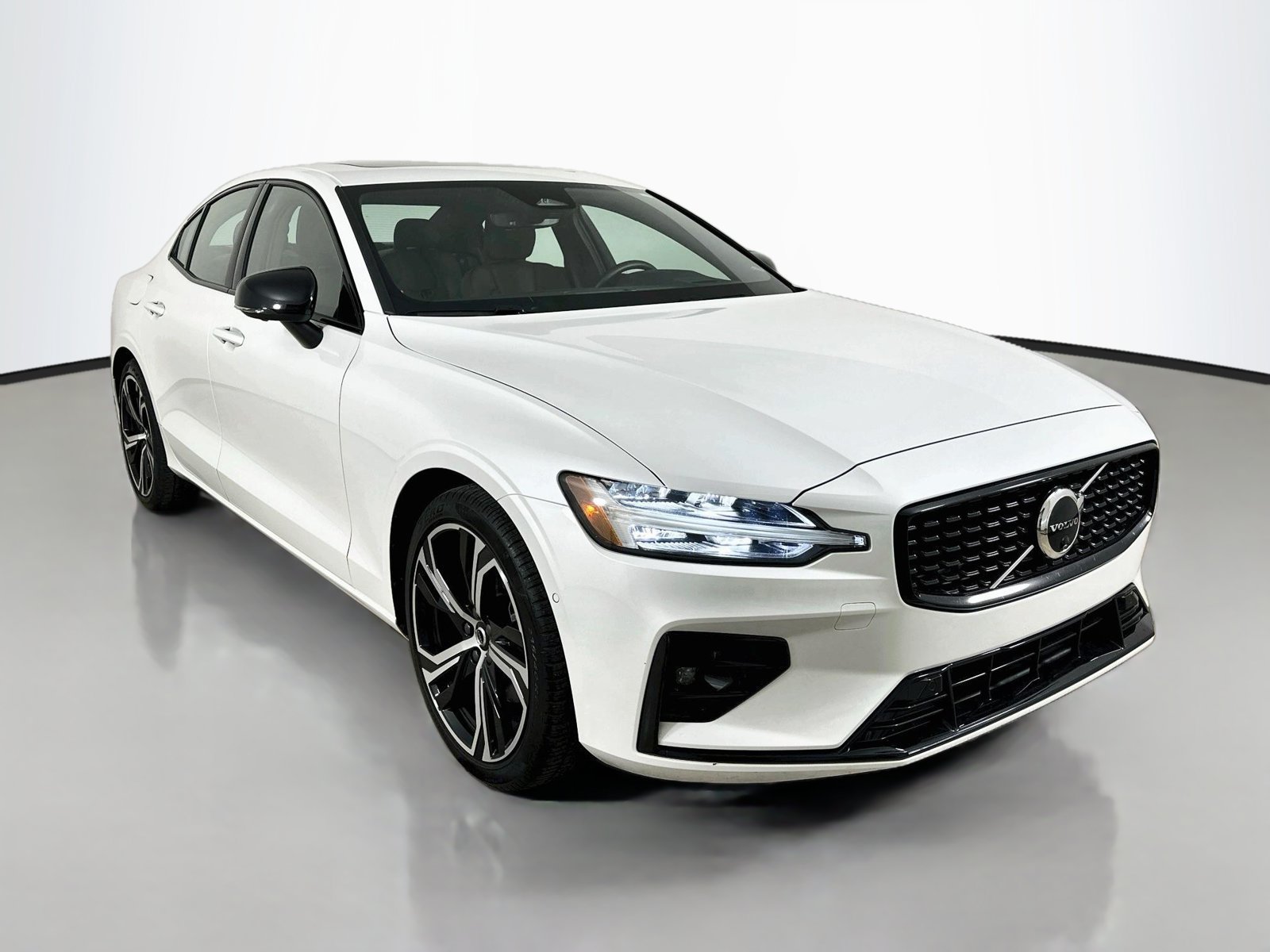 Certified 2024 Volvo S60 B5 Ultimate AWD/4WD image 3