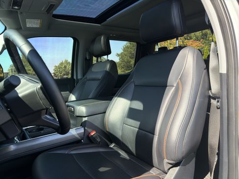 Used 2025 Ford F250 Lariat w/ Black Appearance Package AWD/4WD image 7