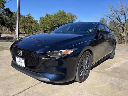 Used 2019 MAZDA MAZDA3 Base 4dr Hatchback image 4