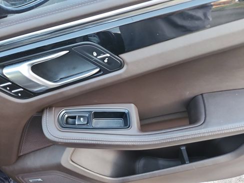 Used 2015 Porsche Macan Turbo image 17