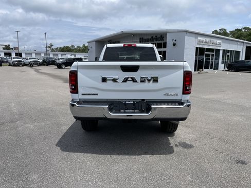 Used 2025 RAM 2500 Big Horn AWD/4WD image 8