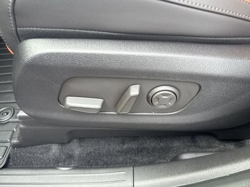 New 2026 Kia Carnival EX FWD image 10