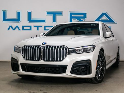 Used 2020 BMW 740i w/ Luxury Rear Seating Package image 5