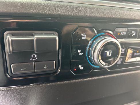 Used 2024 GMC Sierra 2500 SLT w/ SLT Premium Package image 31