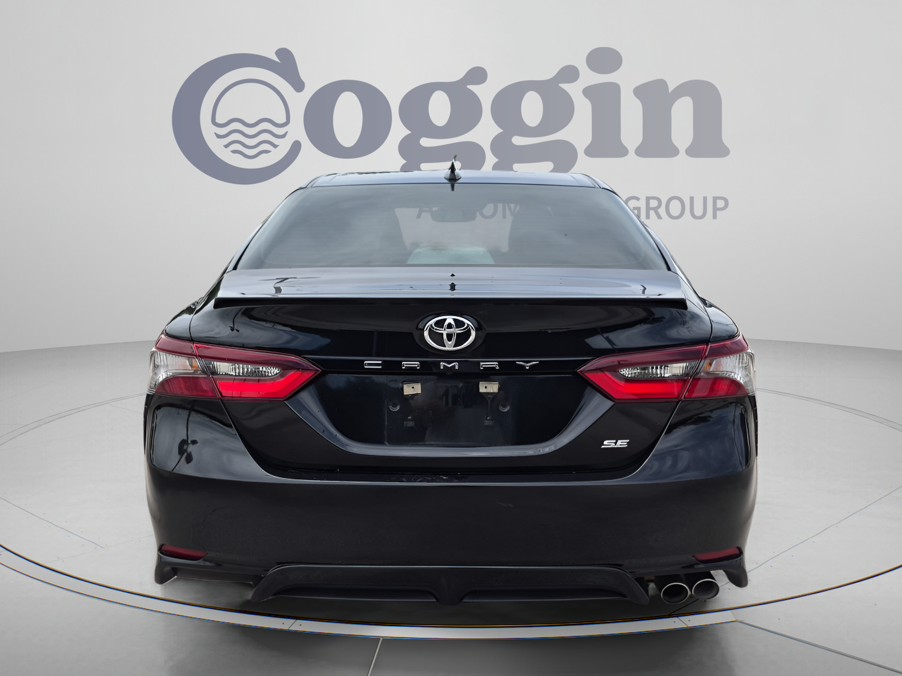 Used 2024 Toyota Camry SE w/ Convenience Package FWD image 5