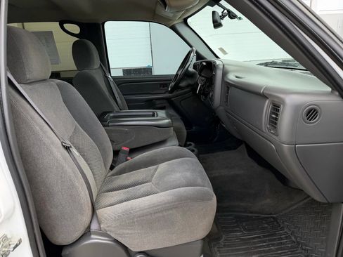 Used 2006 Chevrolet Silverado 1500 LT w/ Light Duty Power Package image 14