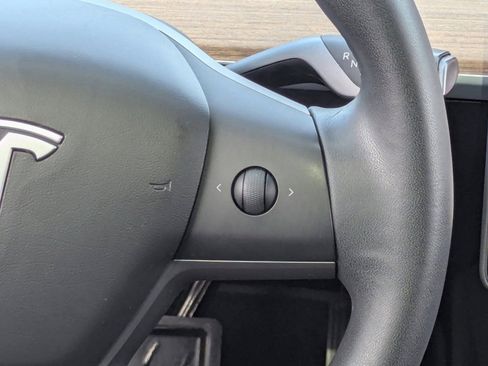 Used 2019 Tesla Model 3 Standard Range Plus image 21