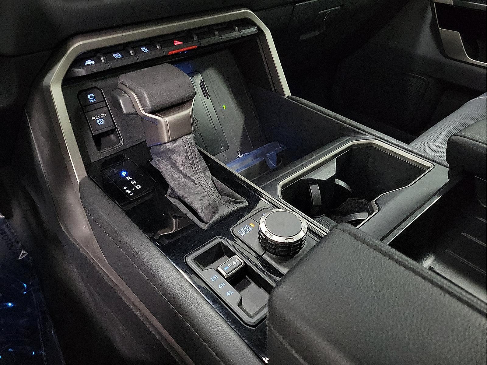Used 2024 Toyota Tundra Limited AWD/4WD image 19