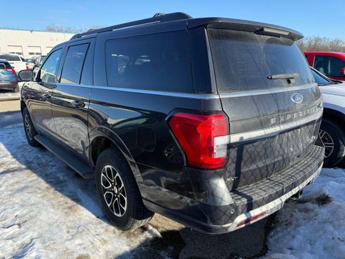 Used 2024 Ford Expedition Max XLT image 4