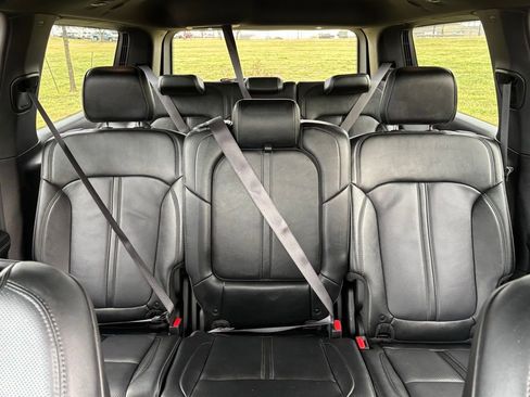 Used 2025 Jeep Wagoneer Series II w/ 8-Passenger Seating Package image 18