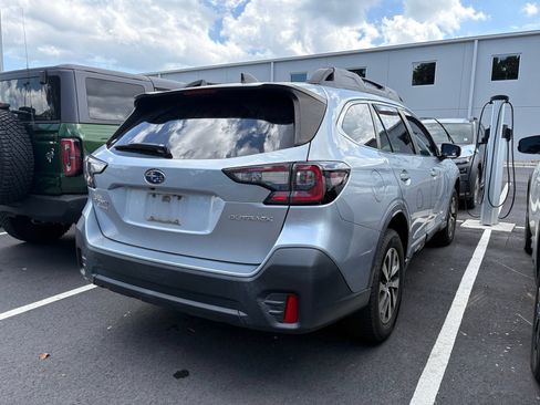Used 2020 Subaru Outback Premium AWD/4WD image 6