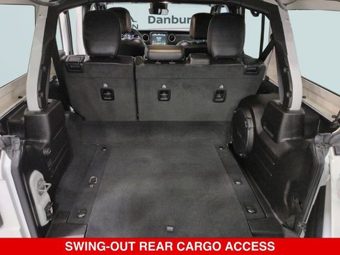 Used 2022 Jeep Wrangler Unlimited Sahara w/ Cold Weather Group AWD/4WD image 4