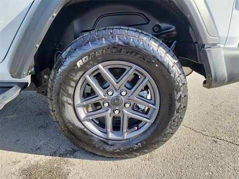 Used 2024 Jeep Wrangler Sport S image 31