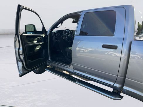 Used 2024 RAM 3500 Tradesman w/ Chrome Appearance Group AWD/4WD image 11
