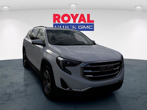 Used 2021 GMC Terrain SLT image 3