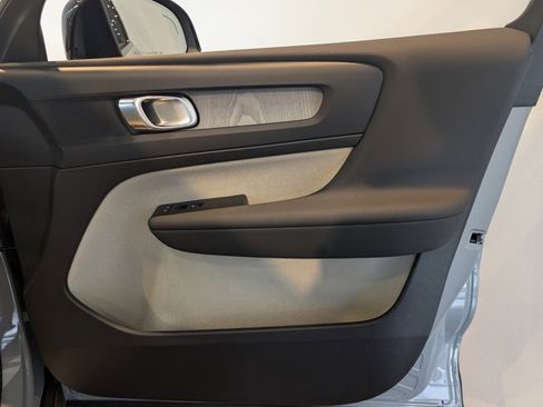 New 2026 Volvo XC40 B5 Plus w/ Protection Package Premier image 30