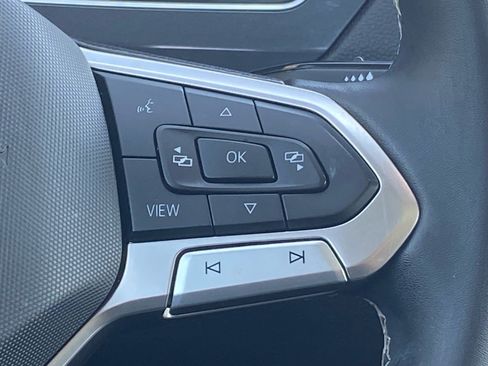 Used 2023 Volkswagen Tiguan SE w/ Panoramic Sunroof Package FWD image 7