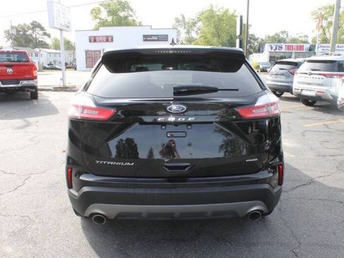 Used 2024 Ford Edge Titanium image 11