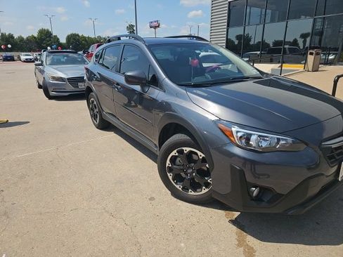 Used 2022 Subaru Crosstrek 2.0i Premium w/ Moonroof Package AWD/4WD image 9