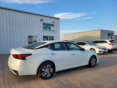 Used 2020 Nissan Altima 2.5 S FWD image 7
