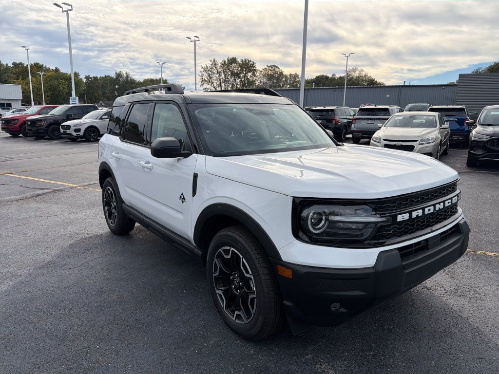 Used 2025 Ford Bronco Sport Outer Banks AWD/4WD image 17